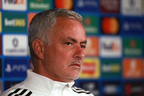 Fenerbahce choáng với hóa đơn khách sạn của Mourinho