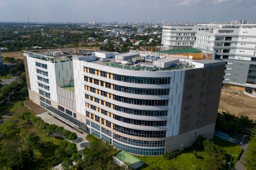 Cam kết của Đại học Y khoa Phạm Ngọc Thạch sau vụ 'tiến sĩ 24 tuổi'