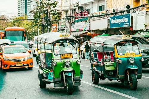 Nguồn gốc bất ngờ của xe tuk-tuk Thái Lan