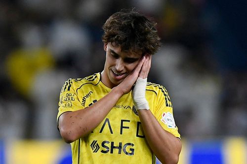 Joao Felix vượt mặt Ronaldo