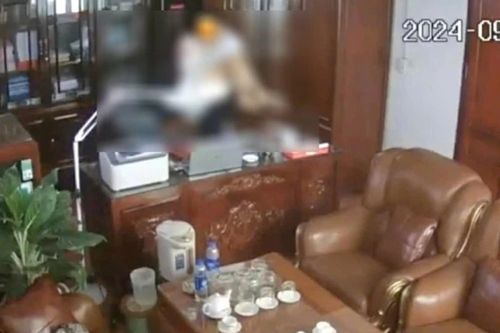 Buộc thôi việc chủ tịch trong clip 'không chuẩn mực' ở Ninh Bình