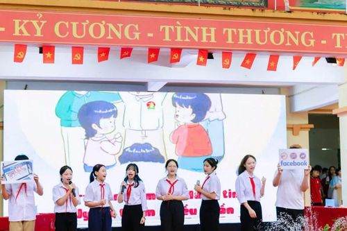 Xã Trung Giã: gần 1.500 học sinh tham gia hưởng ứng Ngày Pháp luật Việt Nam