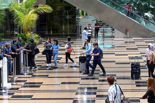 Hành khách khởi hành từ Singapore sẽ phải trả tới 32 đô la Mỹ phí nhiên liệu xanh