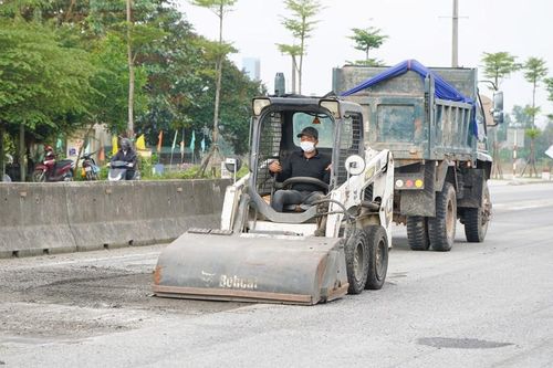 Huế: Khắc phục các 'điểm đen' trên Quốc lộ 1A sau mưa lũ