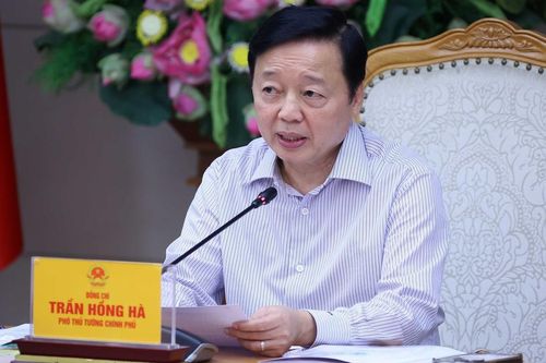 Phó Thủ tướng Trần Hồng Hà họp về quy chuẩn khí thải xe ô tô