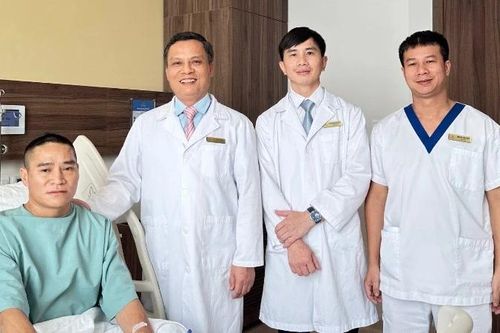 Cứu sống người đàn ông dân tộc Dao bị vỡ tạng, cận kề cửa tử