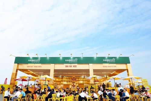 Hưởng ứng lời kêu gọi của Thủ tướng Chính Phủ, HABECO hỗ trợ đồng bào miền Trung 2 tỷ đồng tại Hội chợ Mùa Thu 2025