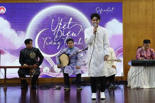 TPHCM khởi động sân chơi âm nhạc dân tộc cho học sinh 12-18 tuổi