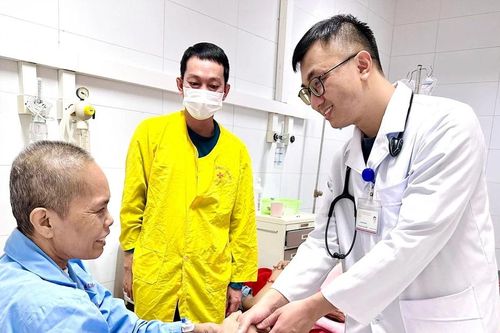 Điều trị thành công ca uốn ván toàn thể sau phẫu thuật tắc ruột