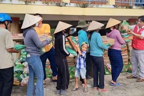 Cứu trợ khẩn cấp người dân 3 tỉnh bị ảnh hưởng bởi bão số 13