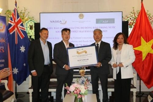 Người Việt tại Australia hỗ trợ đồng bào lũ lụt 1,25 tỷ đồng