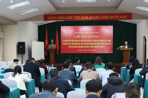 Bồi dưỡng kỹ năng thực hiện tăng cường bảo vệ nền tảng tư tưởng của Đảng