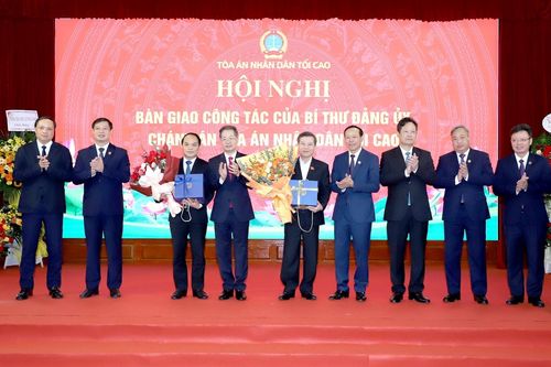 Bàn giao công tác Bí thư Đảng ủy, Chánh án Tòa án nhân dân tối cao