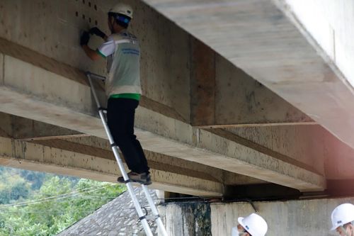 Diễn biến mới nhất tại hiện trường cầu Sông Lô trơ lõi thép