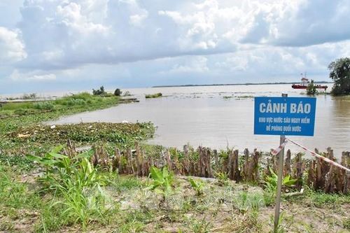 Vĩnh Long 'giải cứu' sạt lở bằng nguồn vốn khẩn cấp