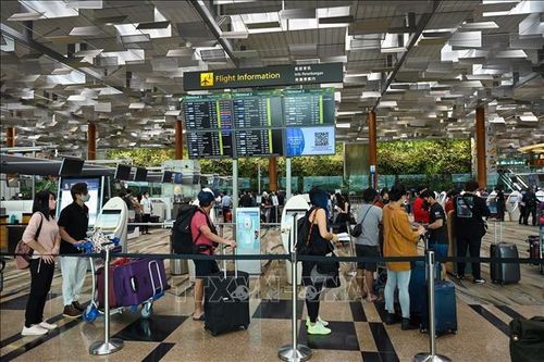 Hành khách bay từ Singapore sẽ phải trả thêm phí nhiên liệu xanh từ 2026