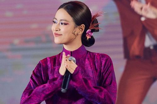 Câu trả lời xứng đáng điểm 10 của Hoàng Thùy Linh