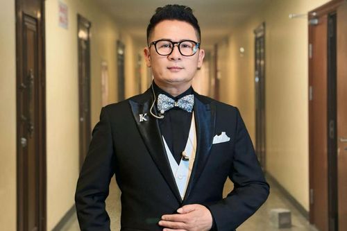 Bằng Kiều bị chỉ trích kém duyên