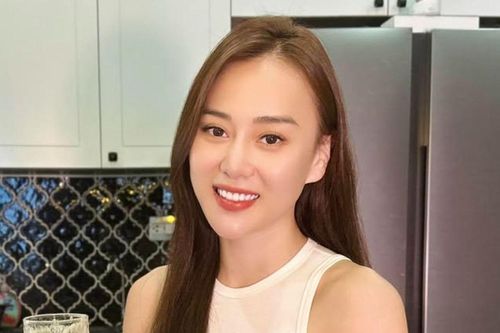 Lò vi sóng 16 triệu trong căn bếp của Phương Oanh