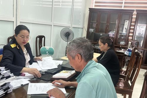 Tạm hoãn xuất cảnh nhiều giám đốc doanh nghiệp nợ thuế