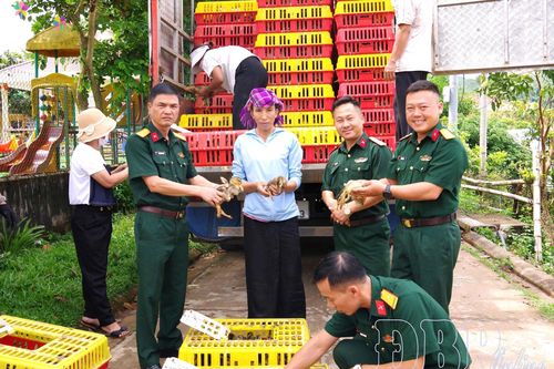 Đồng hành với người dân nơi cực Tây Tổ quốc