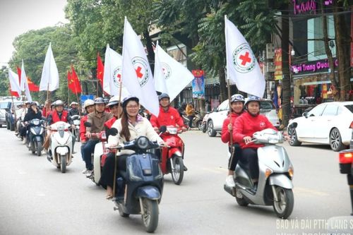 60 đại biểu được tập huấn truyền thông phổ biến pháp luật an toàn giao thông và sơ cấp cứu