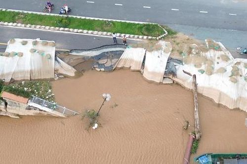 Đồng Tháp: Xây dựng khẩn cấp kè chống sạt lở sông Tiền