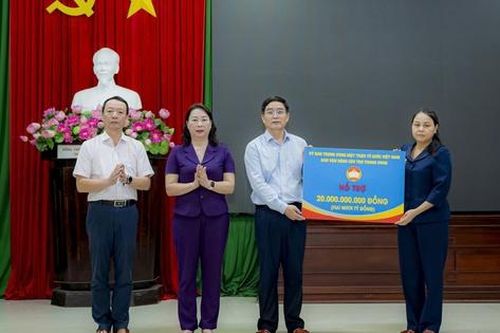Huế: Tiếp nhận hơn 380 tỷ đồng và nhiều phần quà ý nghĩa cho người dân vùng lũ