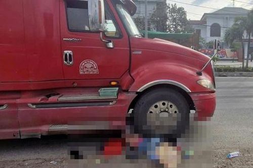 Gia Lai: Va chạm xe đầu kéo trên QL1, người phụ nữ đi xe lăn tử vong thương tâm