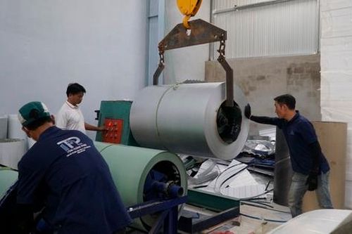 Gia Lai: Nhu cầu mua tôn tăng mạnh sau bão, thị trường vật liệu được kiểm soát chặt