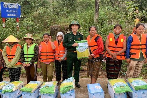 Bộ đội Biên phòng Quảng Trị: Điểm tựa vững chắc cho người dân vùng biên sau mưa lũ