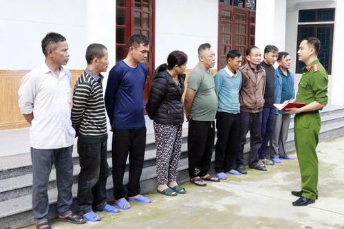 Nhóm đánh bạc dùng chiêu đến thăm hương đám hiếu rồi tụ tập 'quây chiếu'
