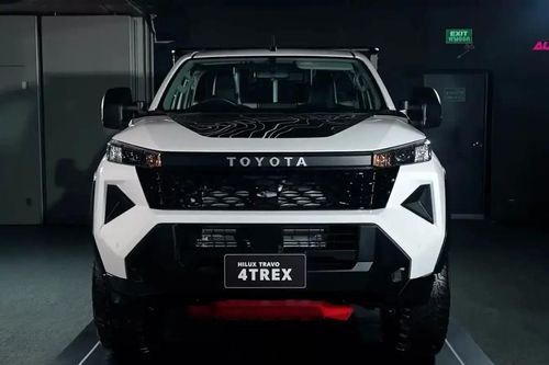Toyota ra mắt Hilux thế hệ mới chạy 315 km/sạc