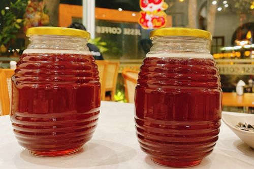 Thả một giọt mật ong xuống nước biết ngay thật hay giả