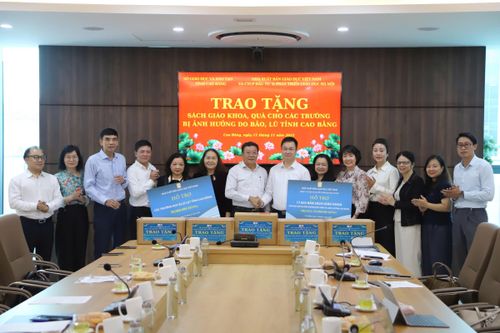 NXB Giáo dục Việt Nam hỗ trợ thầy và trò Cao Bằng khắc phục hậu quả bão lũ