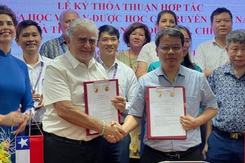 Hoàn thiện cơ chế, chính sách đào tạo nguồn nhân lực y học cổ truyền chuyên sâu, chất lượng cao