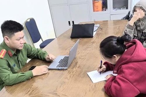 Con gái bị bạn xấu dụ dỗ bỏ nhà đi, công an tìm về ngay trong đêm