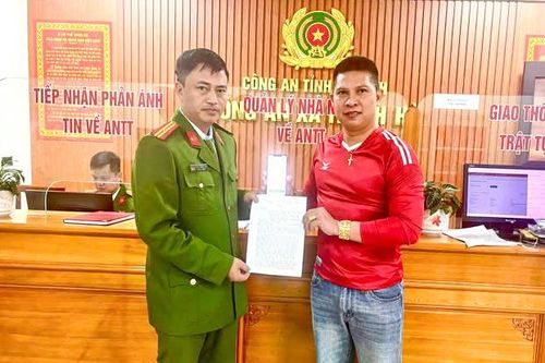 Công an hỗ trợ người dân nhận lại gần 500 triệu đồng chuyển nhầm
