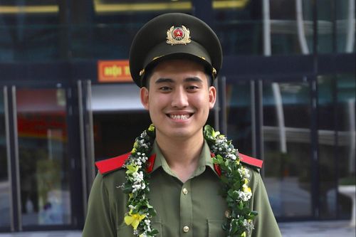 Kỷ luật thép của Thủ khoa đầu ra Học viện An ninh