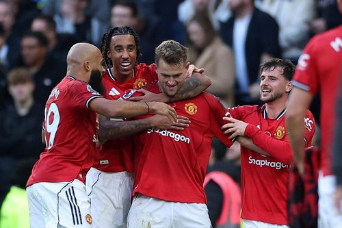 Man United đổi vận từ góc cờ