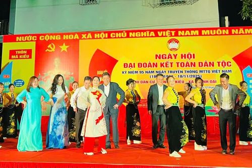 Phó Chủ tịch Thường trực UBND TP Dương Đức Tuấn dự ngày hội đại đoàn kết tại xã Thanh Oai