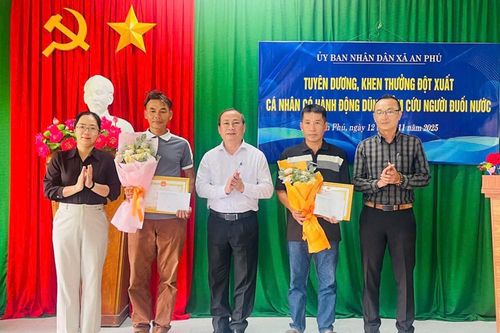 Tuyên dương, khen thưởng hai cá nhân dũng cảm cứu người đuối nước