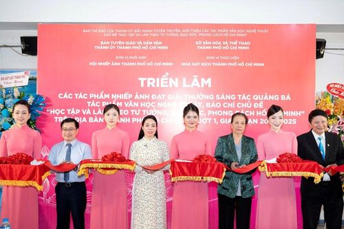 Triển lãm tác phẩm nhiếp ảnh đoạt giải thưởng sáng tác, quảng bá chủ đề học tập và làm theo Bác