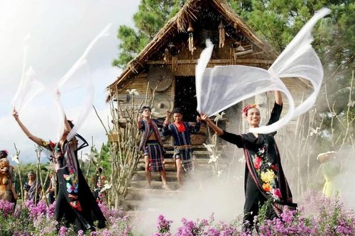Khai thác hiệu quả tiềm năng du lịch văn hóa