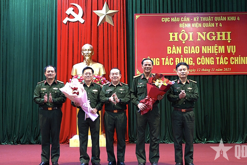Bệnh viện Quân y 4: Bàn giao nhiệm vụ công tác Đảng, công tác chính trị