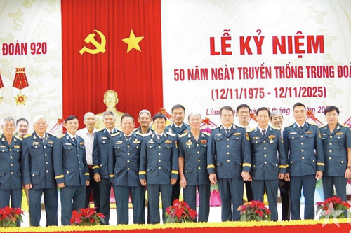 Trung đoàn 920 (Trường Sĩ quan Không quân) kỷ niệm 50 năm Ngày truyền thống
