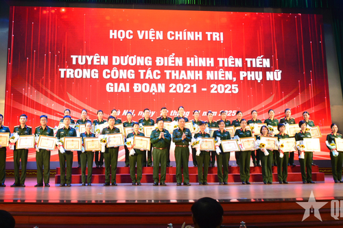 Học viện Chính trị tuyên dương điển hình tiên tiến trong phong trào thanh niên, phụ nữ