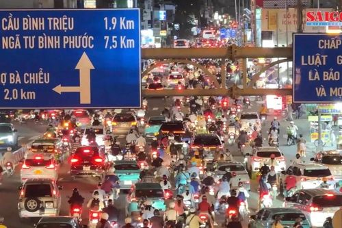 Giảm áp lực kẹt xe tại các cửa ngõ TPHCM, cách nào?
