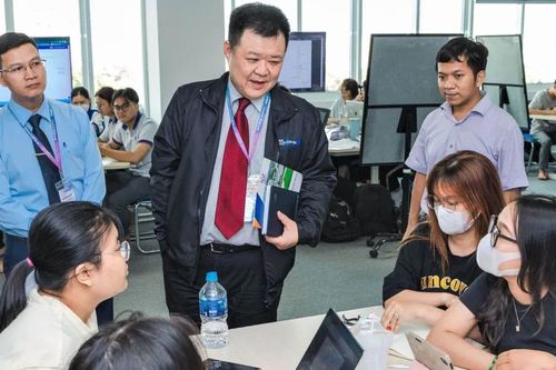 Xếp hạng đại học: Tránh 'bẫy' thành tích