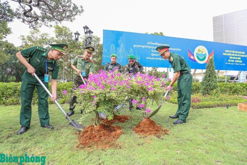 Khẳng định tinh thần xung kích, sáng tạo của sĩ quan trẻ hai nước Việt Nam - Campuchia